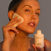 Alpha-H Liquid Gold + Vitamin C Exfoliating Treatment ambiente