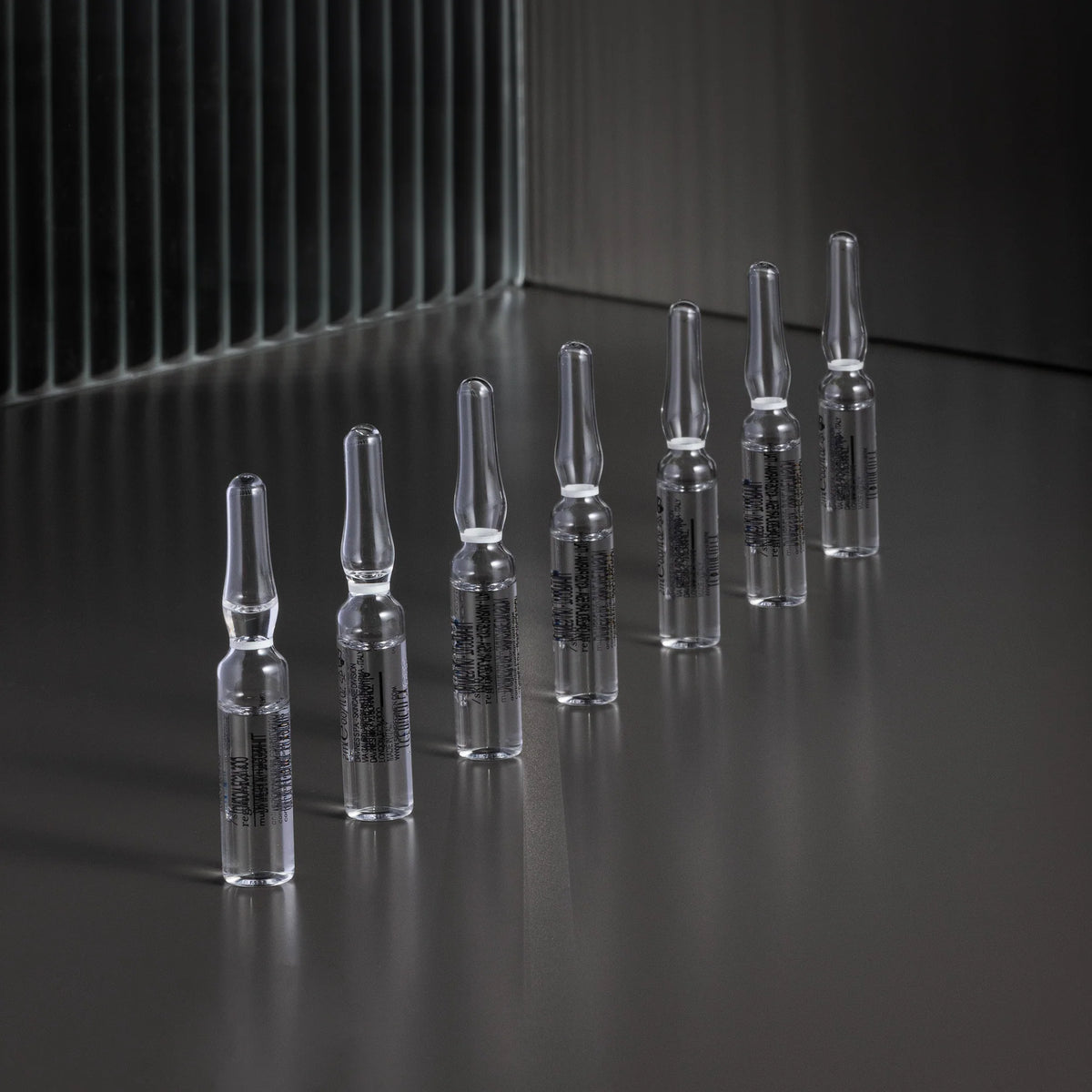 Comfort Zone Skin Regimen Lx Multi Acid Ampoule ambiente
