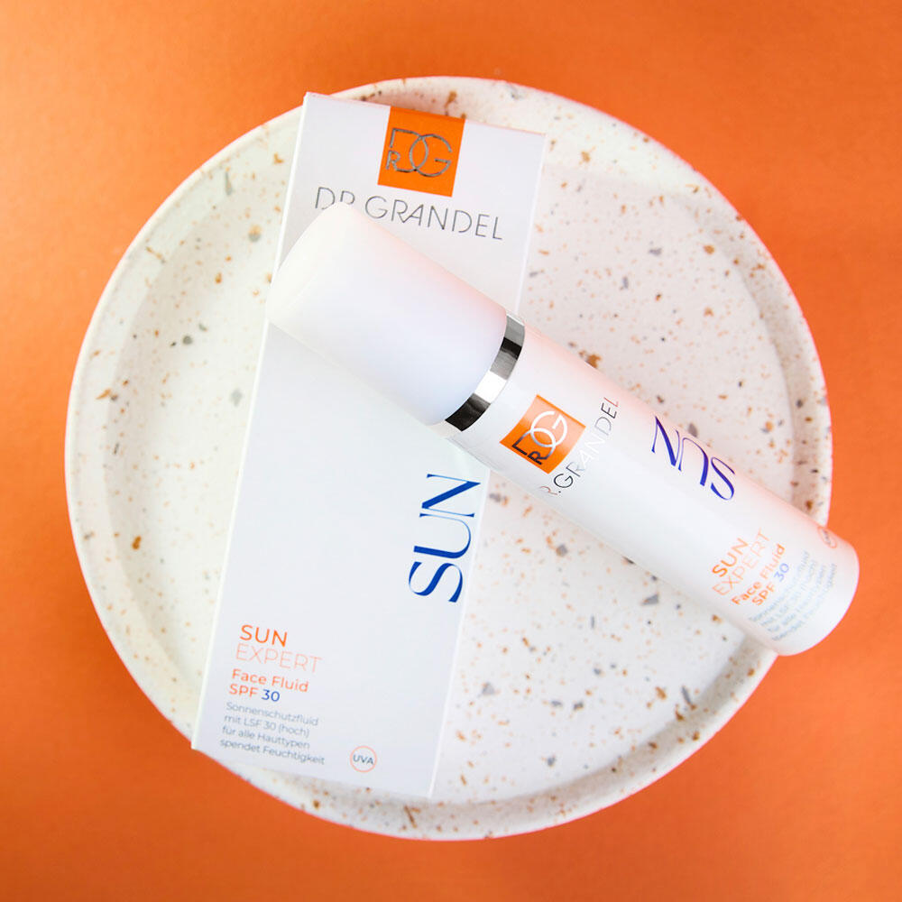 Dr. Grandel SUN Expert Face Fluid SPF 30 textura