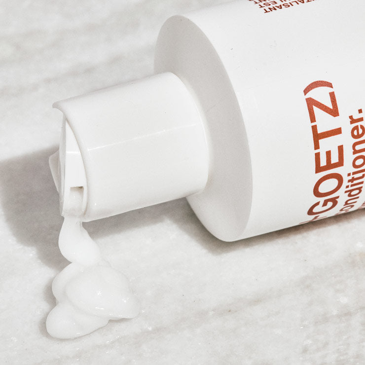 Malin+Goetz Cilantro Hair Conditioner textura frasco