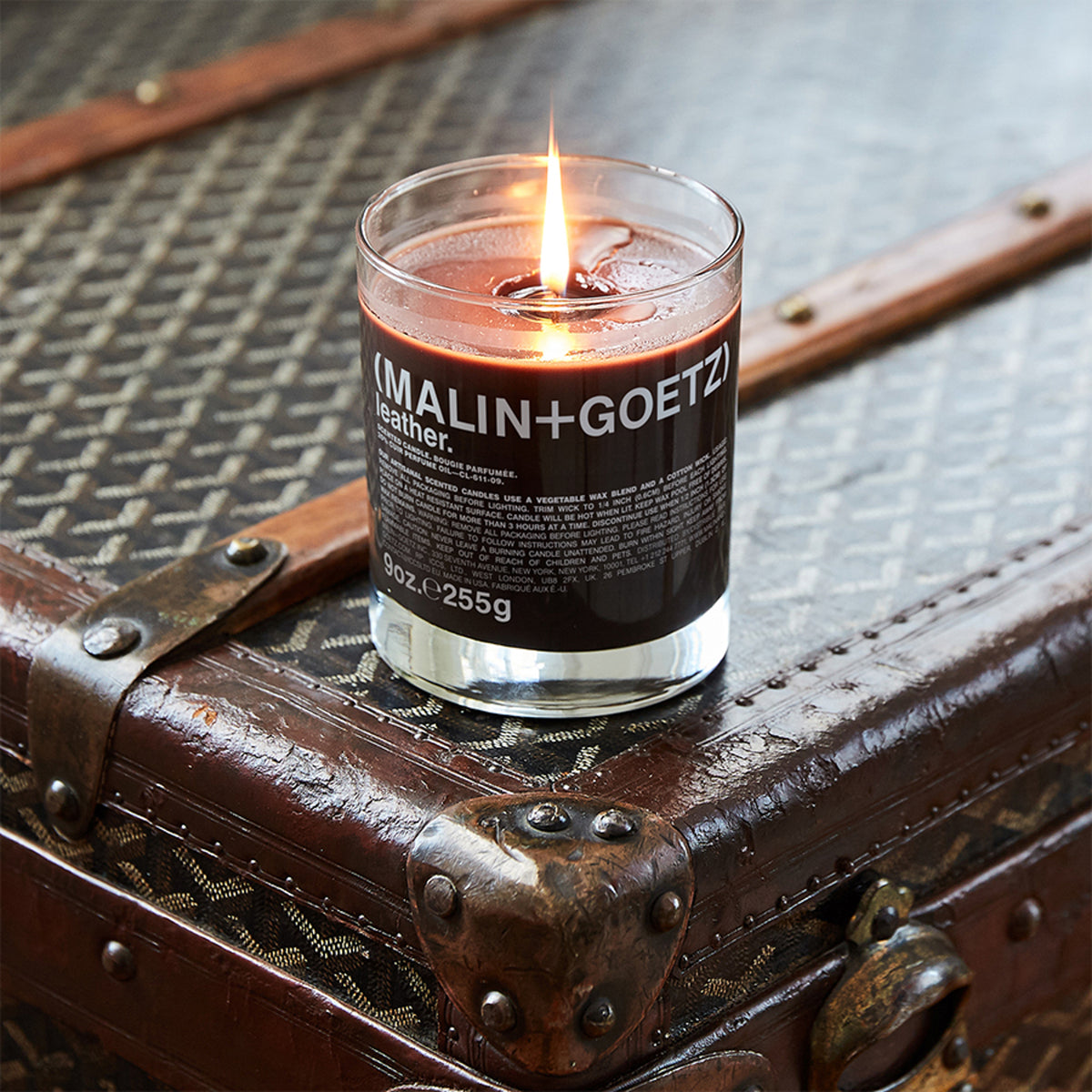 Malin+Goetz vela perfumada leather ambiente