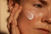 Alpha-H Balancing Cleanser aplicado sobre la piel