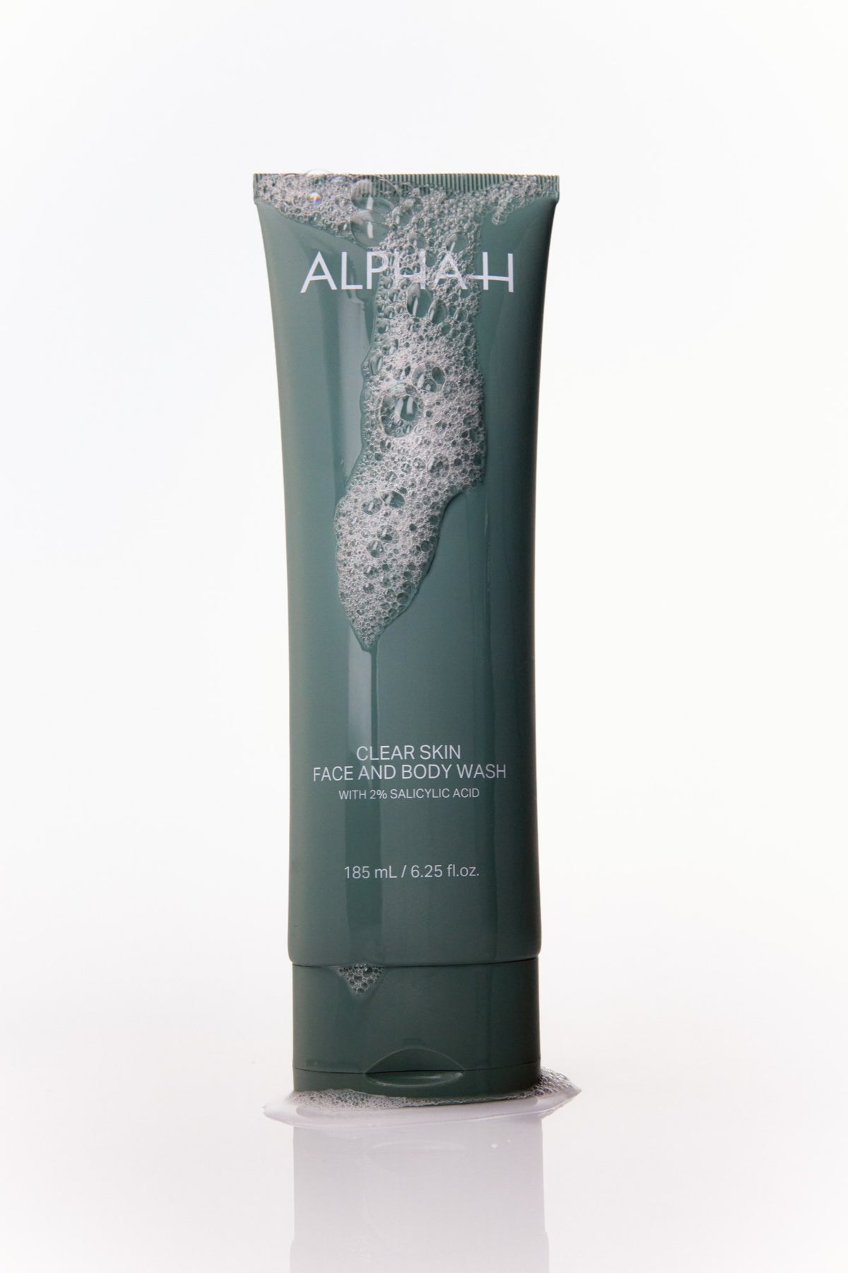 Alpha-H Clear Skin Face & Body Wash tubo con espuma
