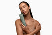 Alpha-H Smoothing AHA Face and Body Scrub modelo con el tubo