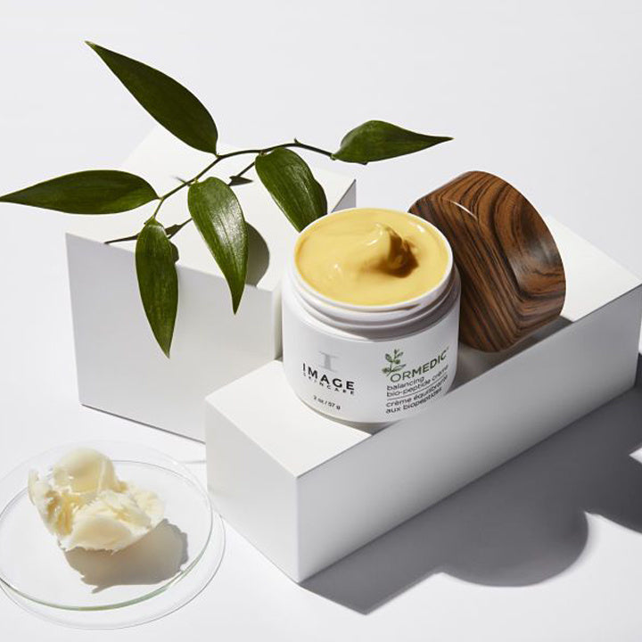 Image Skincare ORMEDIC - Balancing Bio-Peptide Crème textura