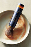 Brush on Block Touch Of Tan - Tinted Mineral Sunscreen SPF 30 ambiente