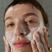 Dermalogica Daily Microfoliant schuim op het gezicht