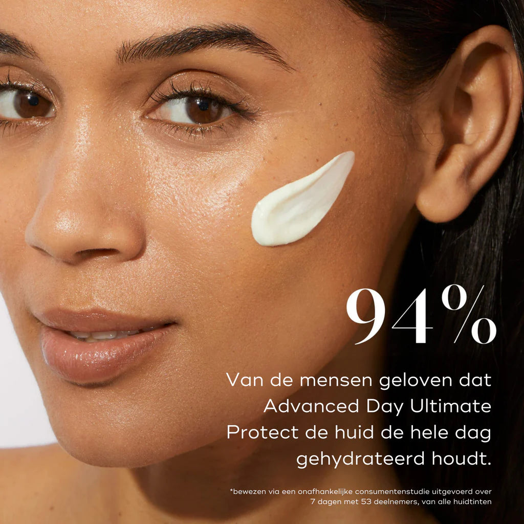 Medik8 Advanced Day Ultimate Protect SPF 50+ aangebracht op de wang