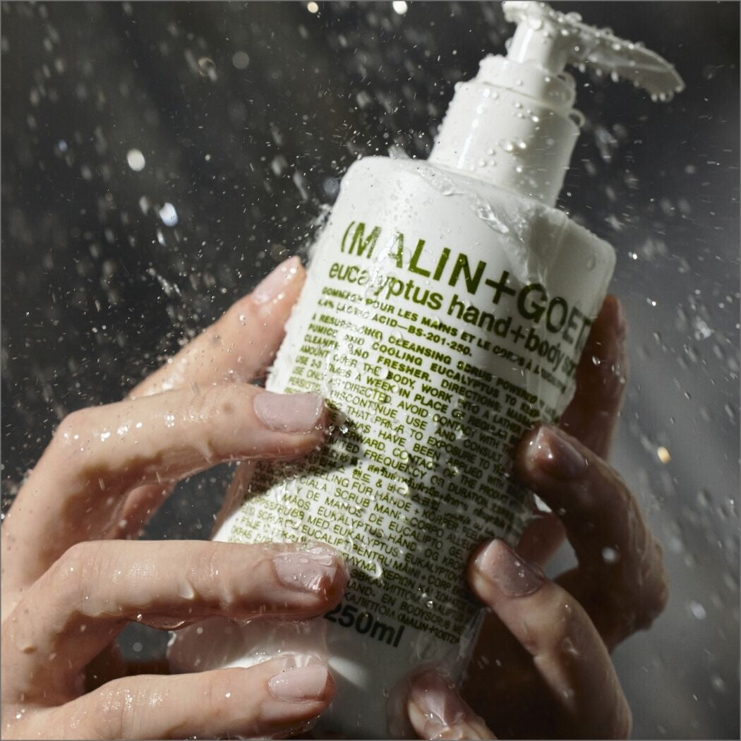 Malin+Goetz Eucalyptus Hand+Body Scrub 250ml ambiente