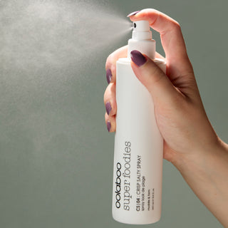 Oolaboo Super Foodies Crisp Salty Spray wordt verstoven