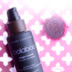 Oolaboo Straight Baobab Stylixer sobre un estampado rosa