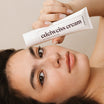 Prescription Edelweiss Cream 100ml tube bij het gezicht van model