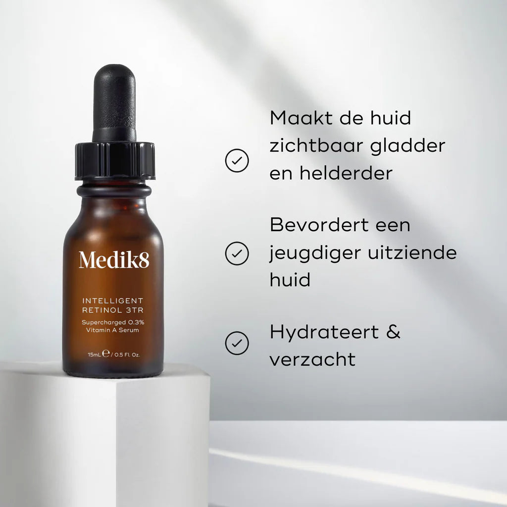 Medik8 Retinol 3TR 15ml frasco con beneficios