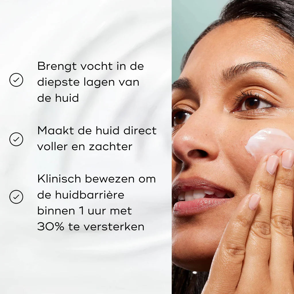 Medik8 Total Moisture Daily Facial Cream modelo con beneficios